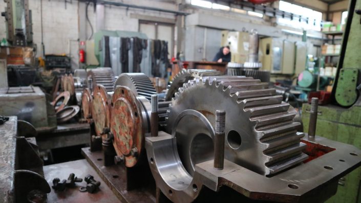 pixabay_EmirKrasnic_grinder-3105738_1920